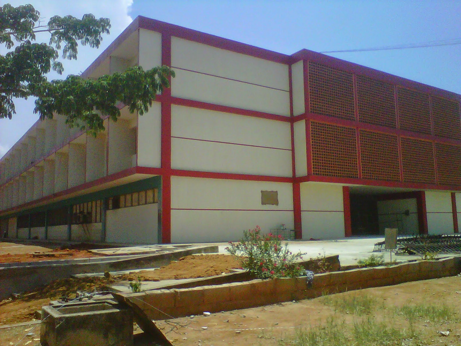 Nueva sede 1976